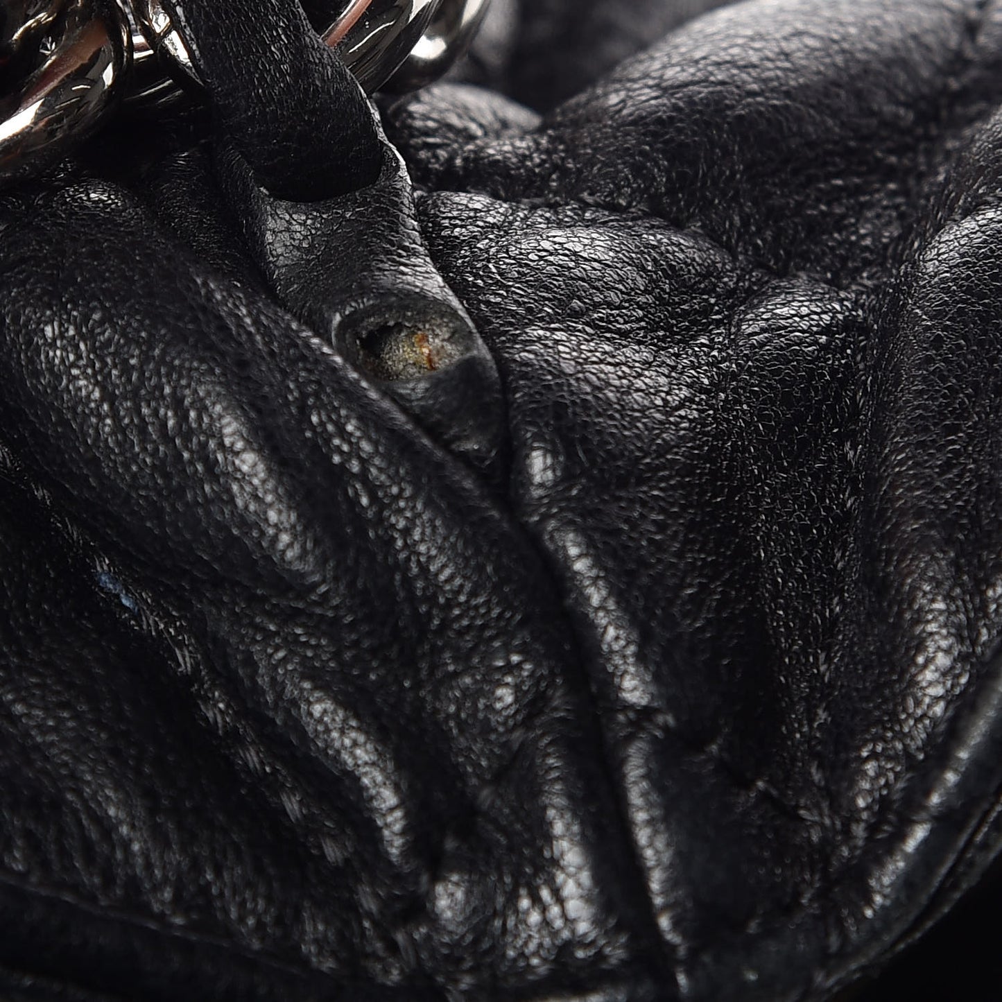 Washed Lambskin Quilted Medium Chain Around Messenger Black