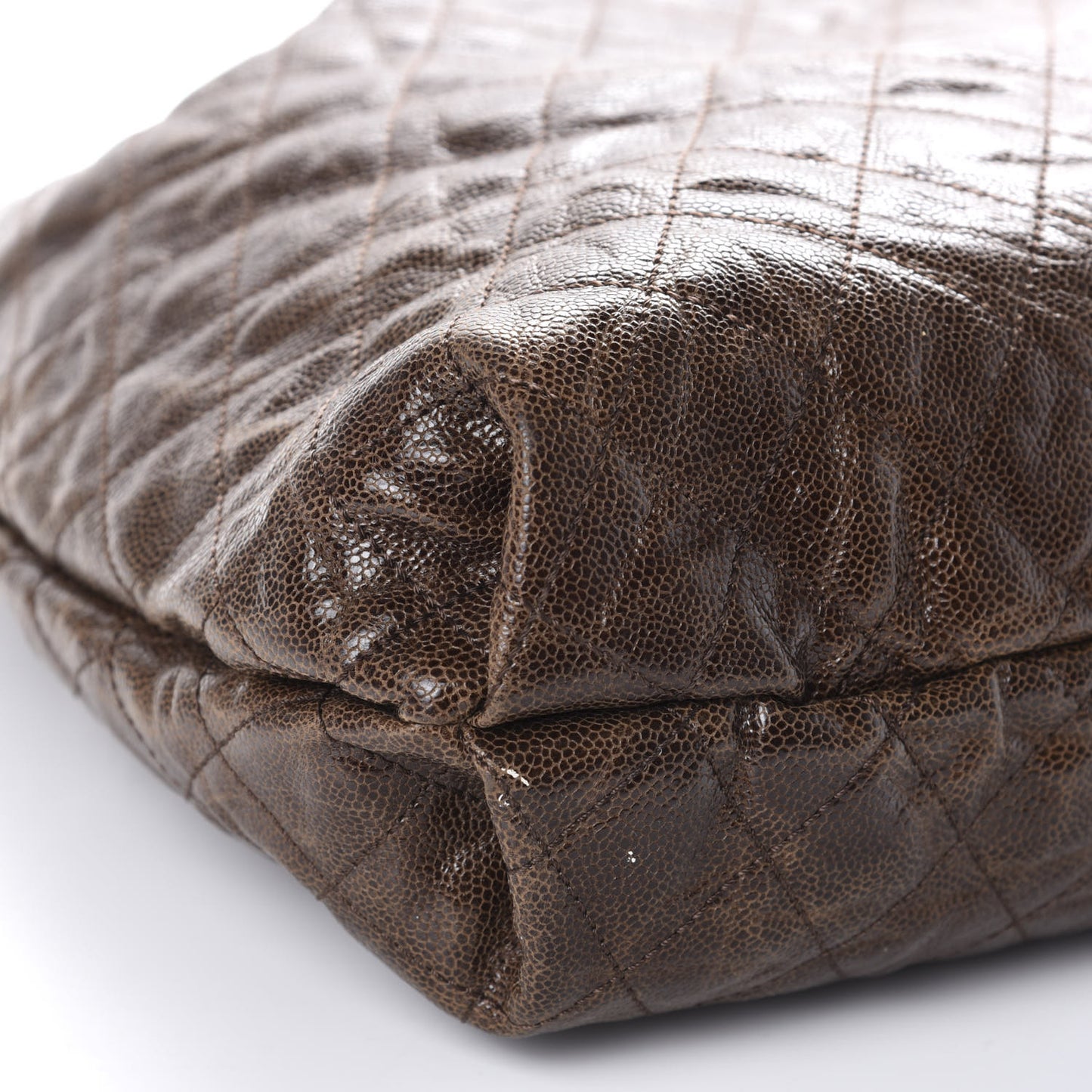 Distressed Glazed Caviar Quilted Large Elastic Tote Brown