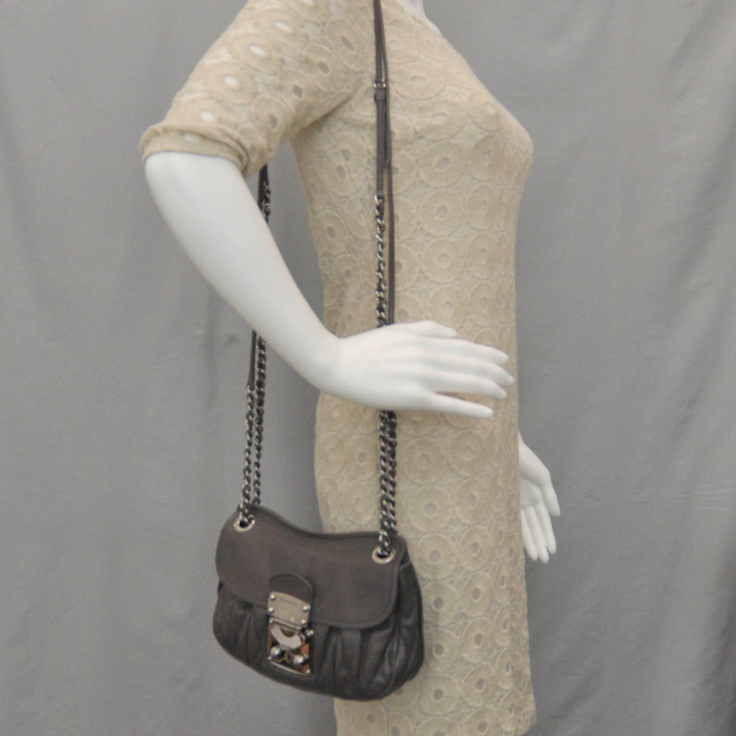 Leather Matelasse Shoulder Bag Grigio