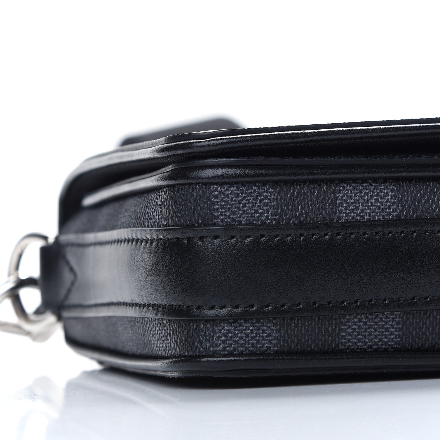 Louis Vuitton Damier Graphite 3D Studio Messenger 7 of 9