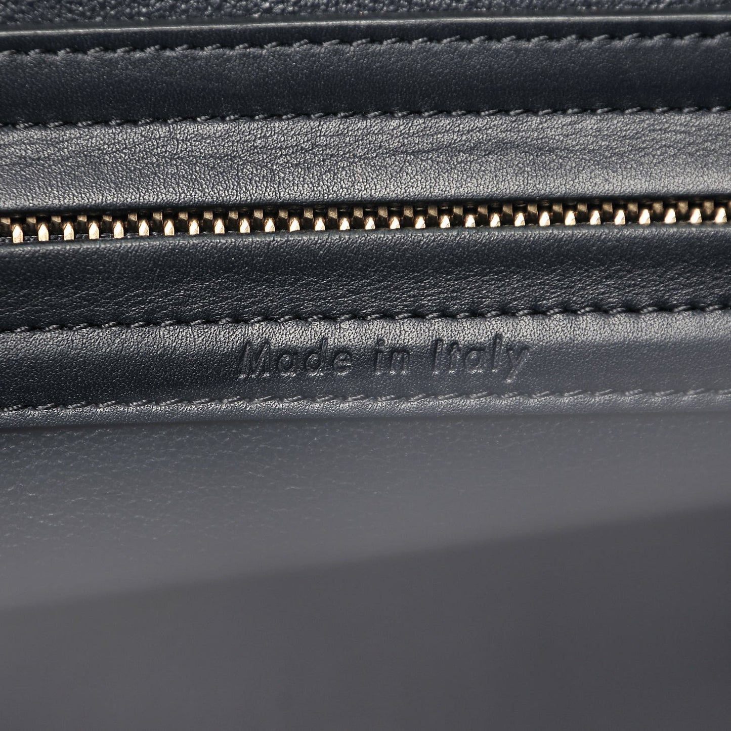 Crocodile Embossed Nubuck Medium Phantom Luggage Navy Blue