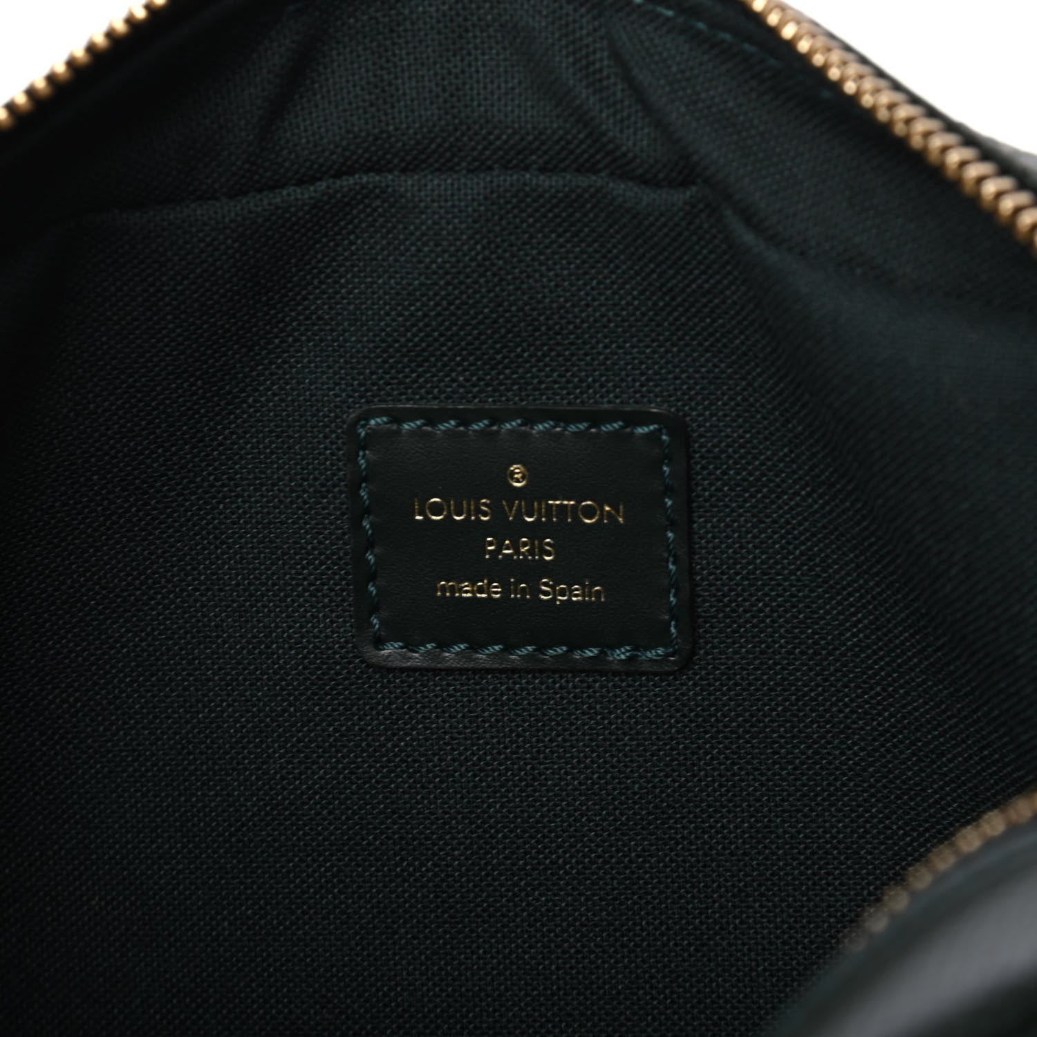 Louis Vuitton Taiga Kaluga Toiletry Pouch Epicea 7 of 7