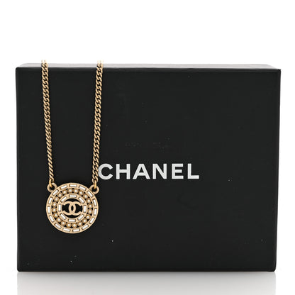 Chanel Pearl Baguette Crystal CC Medallion Necklace Gold 4 of 4