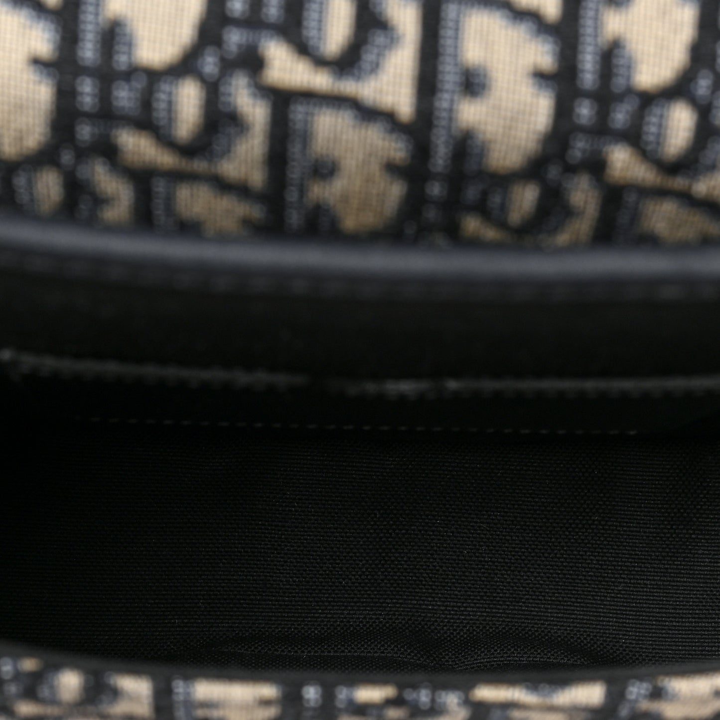 Oblique Medium Bobby Flap Blue