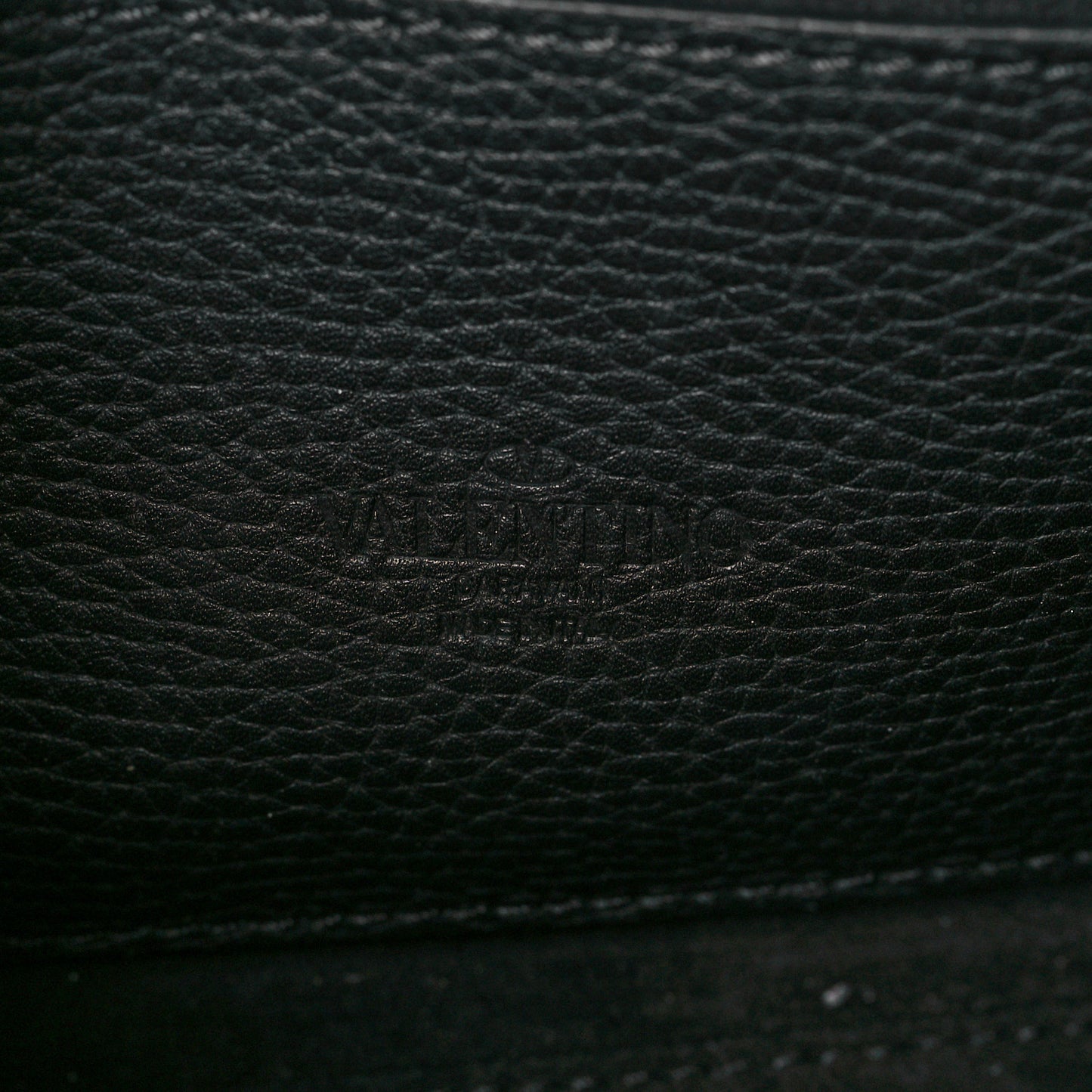 Pebbled Calfskin Medium Rockstud Flip Lock Crossbody Bag Black