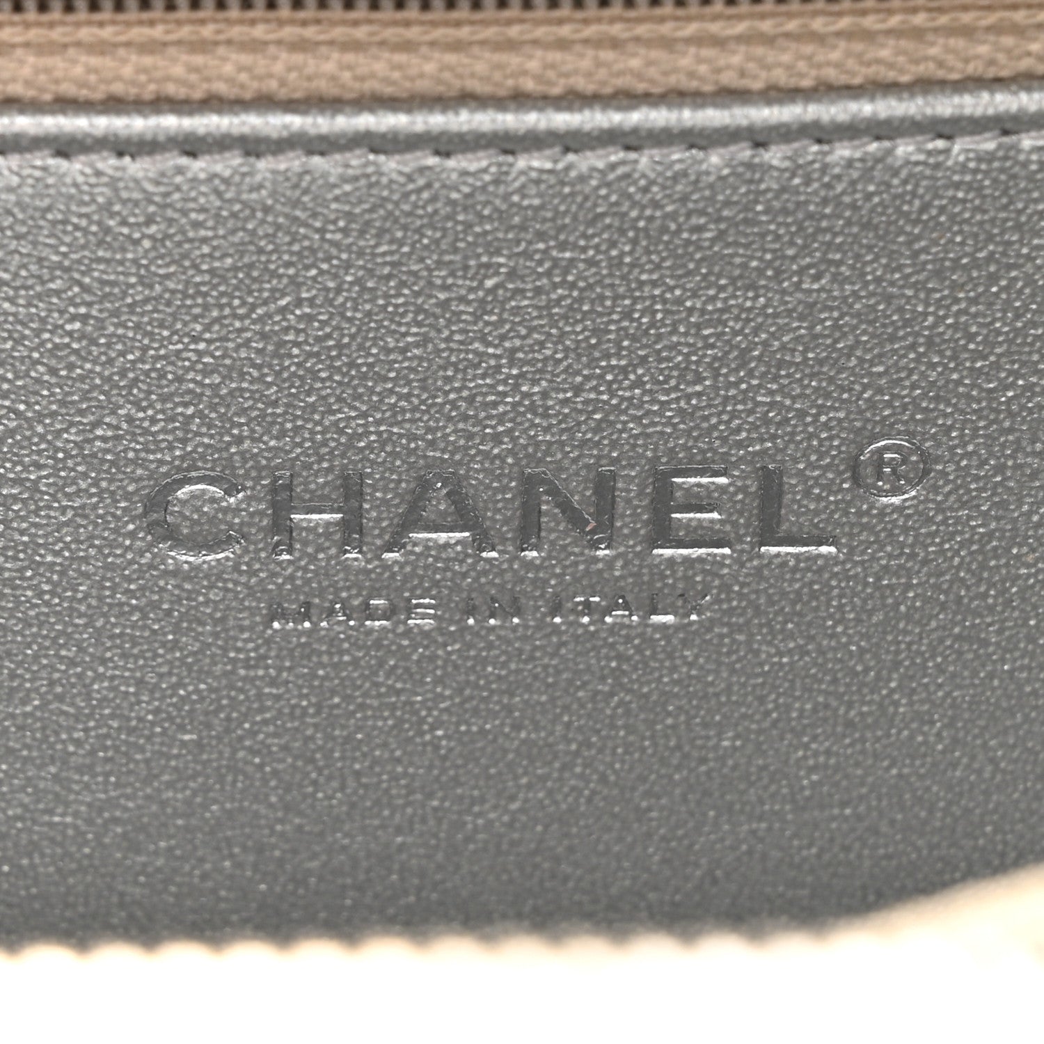 Chanel Metallic Caviar Quilted Medium CC Filigree Vanity Case Silver 6 of 10