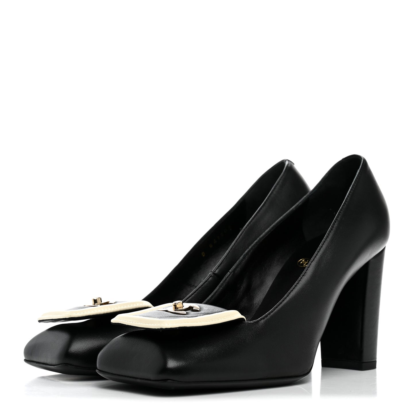 Lambskin Turnlock CC Pumps 38 Black Ivory