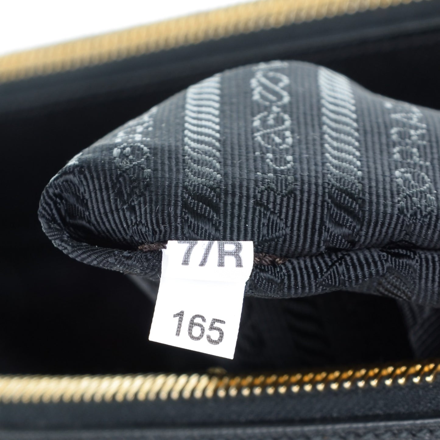 Saffiano Medium Galleria Double Zip Tote Black