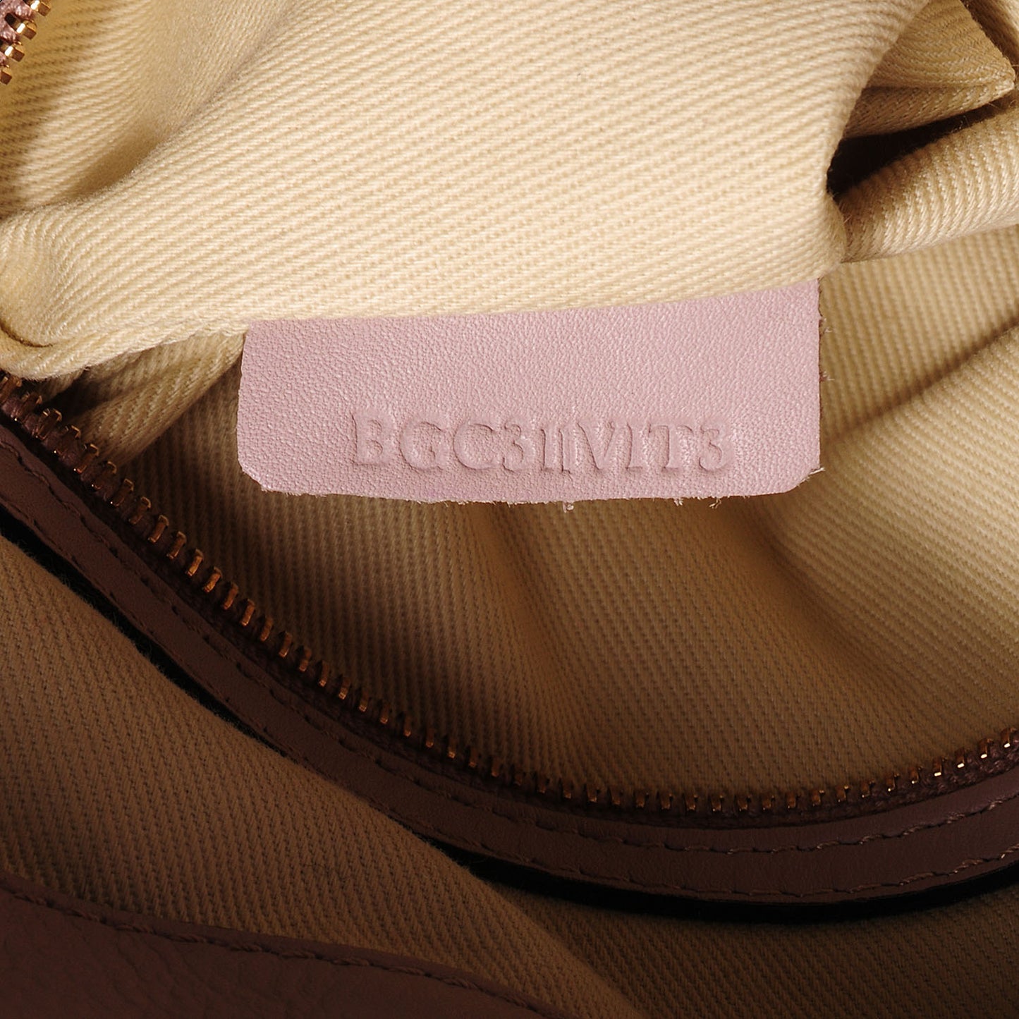 Vitello Rockstud Shopper Tote Poudre
