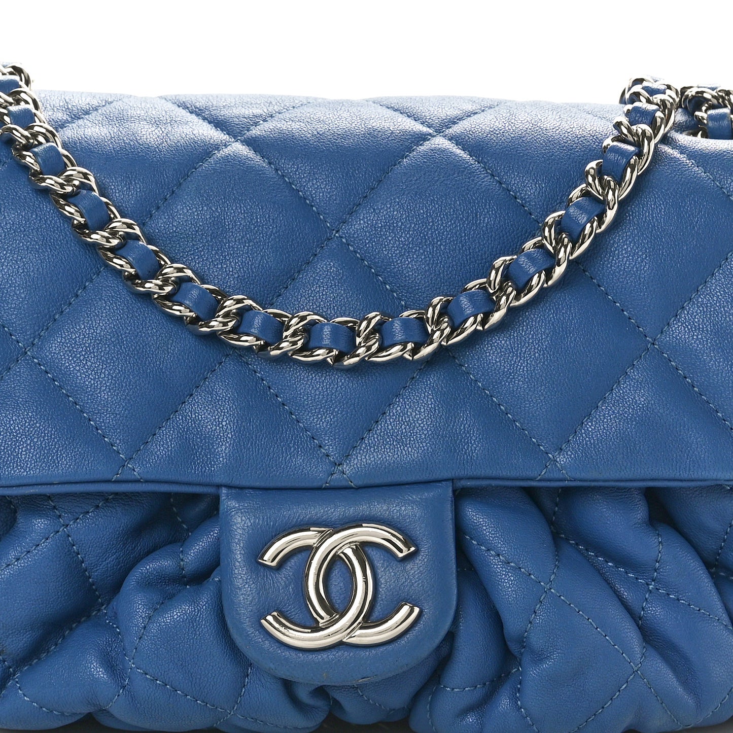 Washed Lambskin Quilted Medium Chain Around Messenger Blue