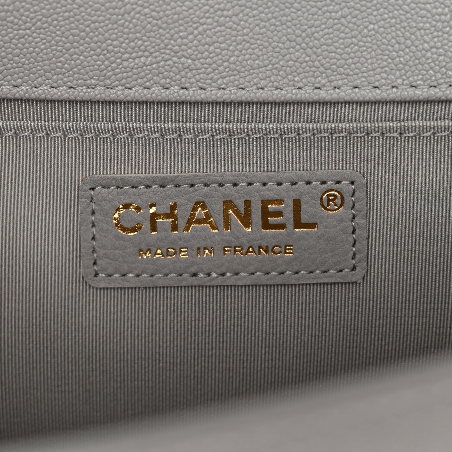 Caviar Quilted Medium Boy Flap Light Grey