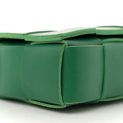 Bottega Veneta Lambskin Maxi Intrecciato Cassette Crossbody Bag Racing Green 8 of 9