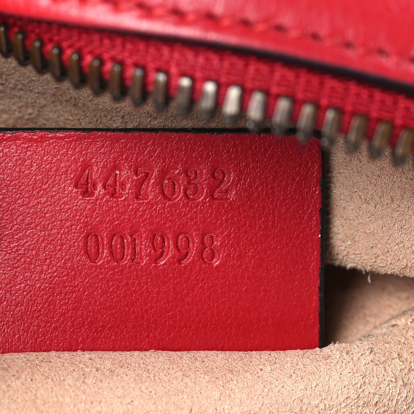 Calfskin Matelasse Small GG Marmont Chain Shoulder Bag Hibiscus Red