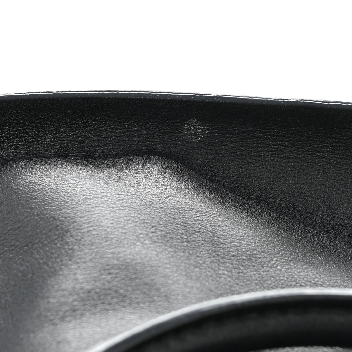Vitello Macro Rockstud Runway Tote Black