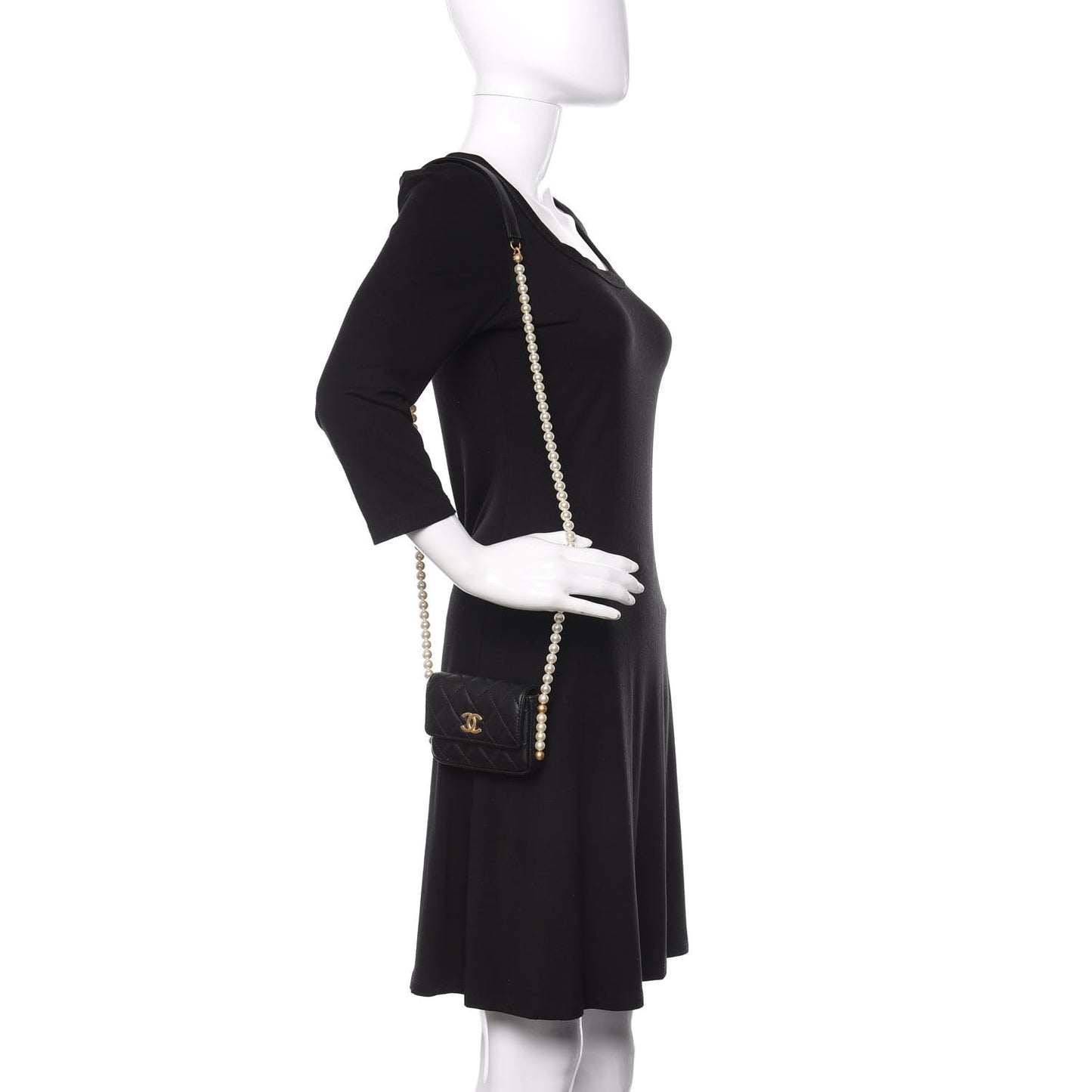 Calfskin Quilted About Pearls Card Holder Flap With Chain Black