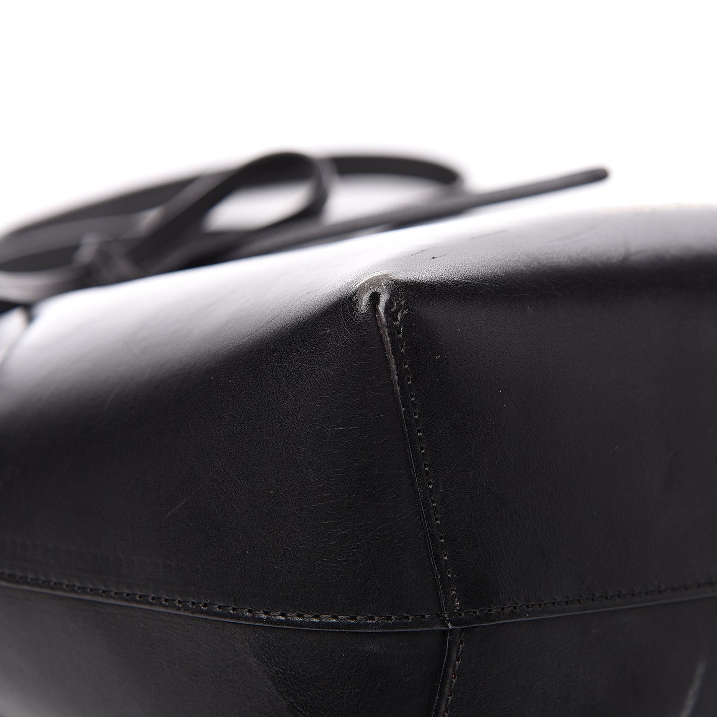Vegetable Tanned Calfskin Bucket Bag Black Flamma