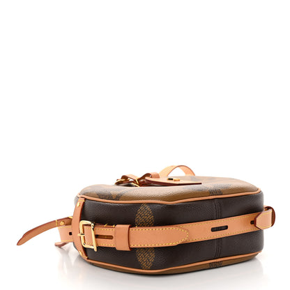 Louis Vuitton Reverse Monogram Giant Boite Chapeau Souple 4 of 9