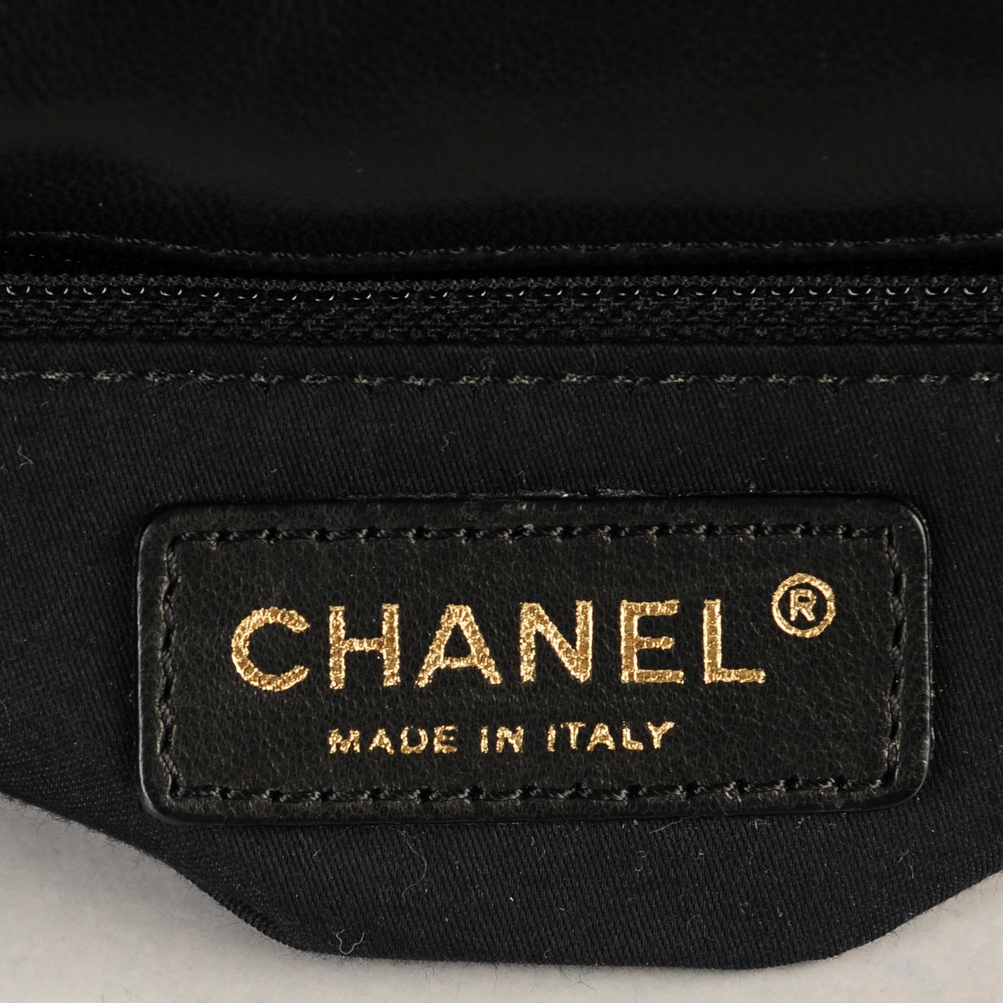 Lambskin Quilted Medium Cruise Charm Single Flap Black