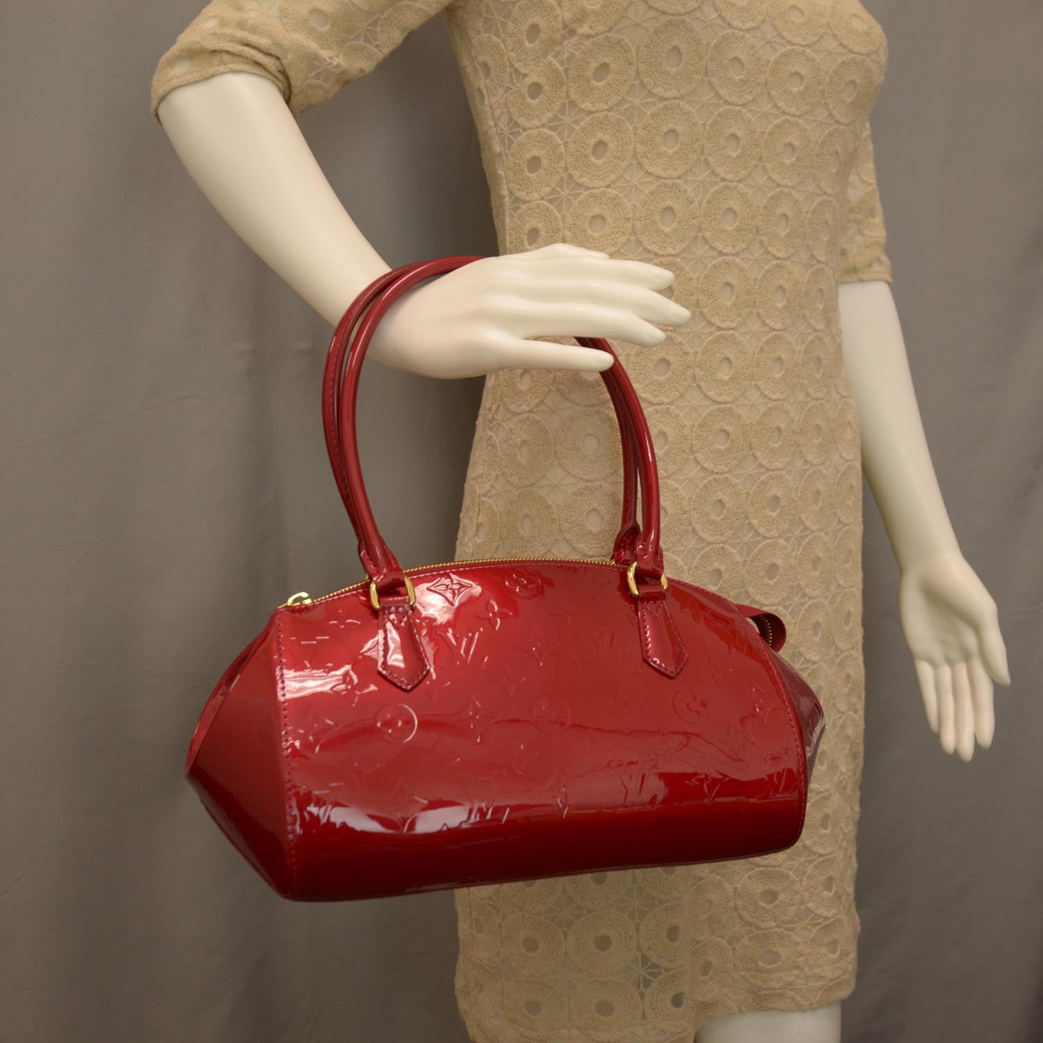 Louis Vuitton Vernis Sherwood PM Pomme D'Amour 2 of 7