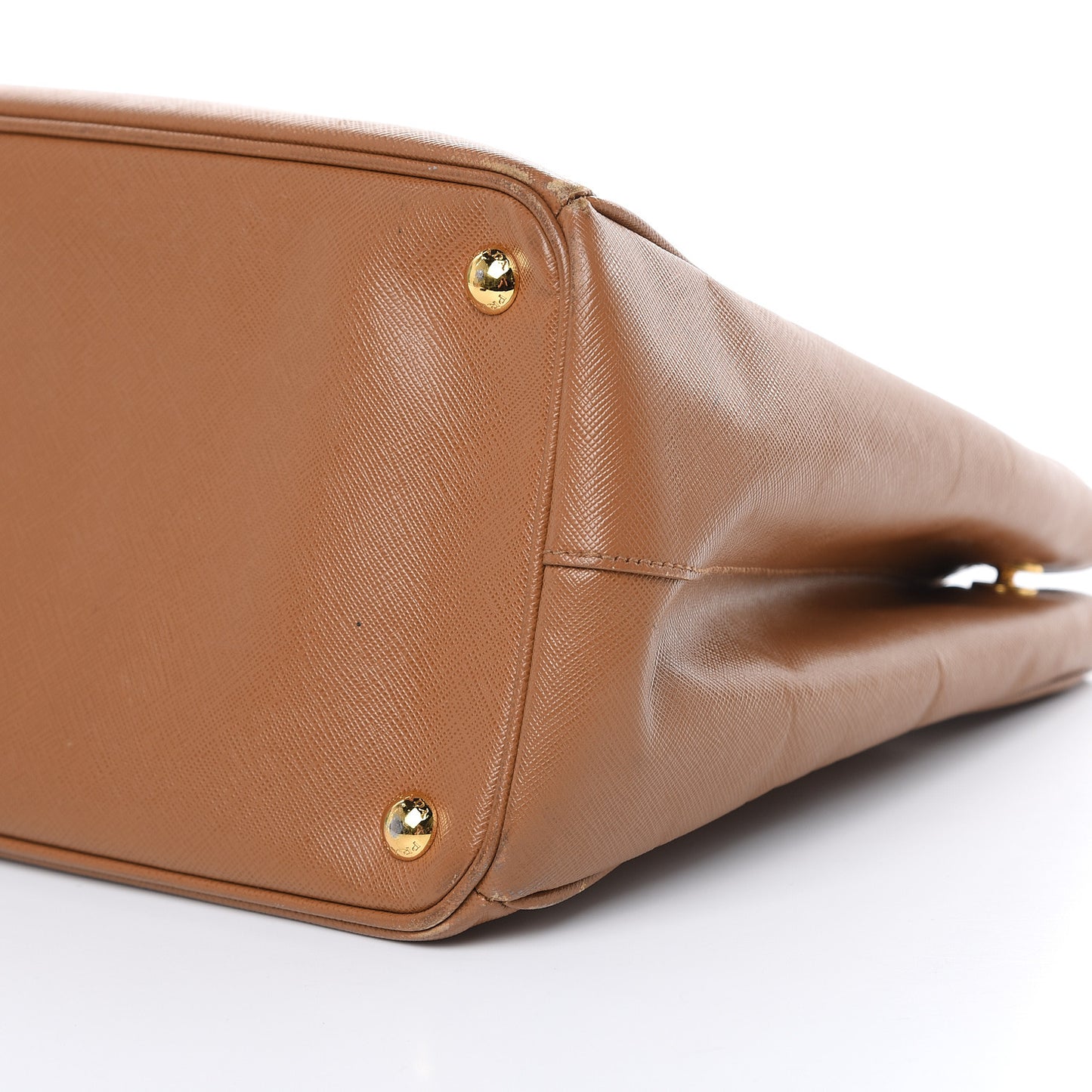 Saffiano Medium Galleria Double Zip Tote Caramel