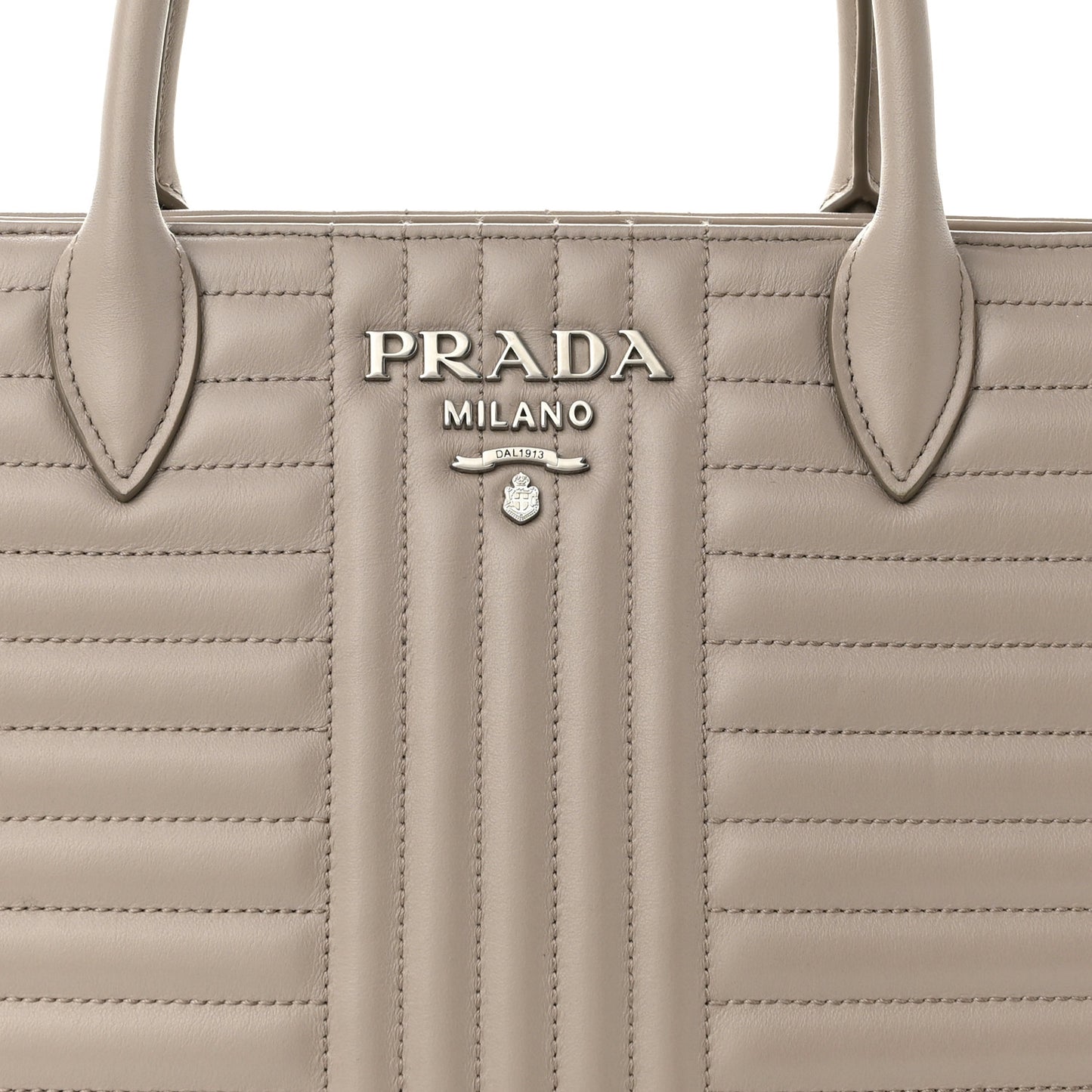 Soft Calfskin Impunture Diagramme Tote Pomice