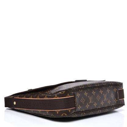 Louis Vuitton Monogram Beaubourg MM Messenger Bag 3 of 8