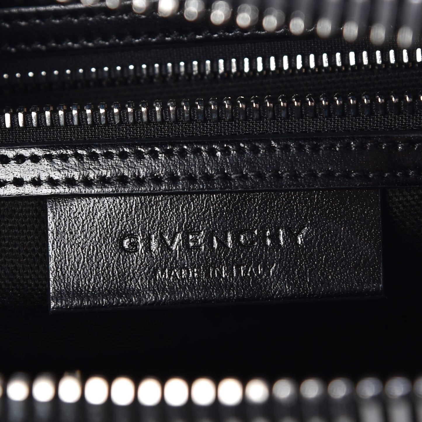 Shiny Lord Calfskin Small Antigona Black