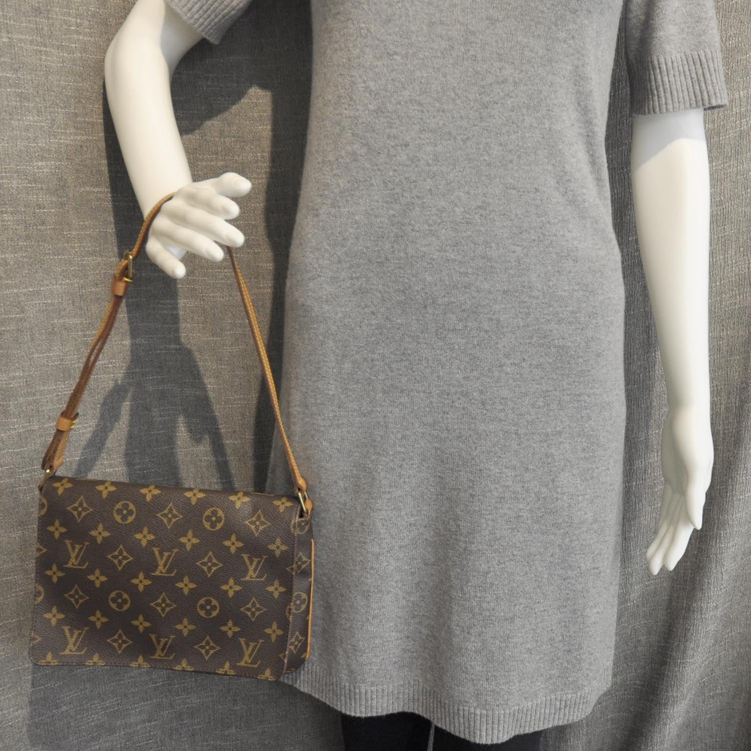 Louis Vuitton Monogram Musette Tango 3 of 9