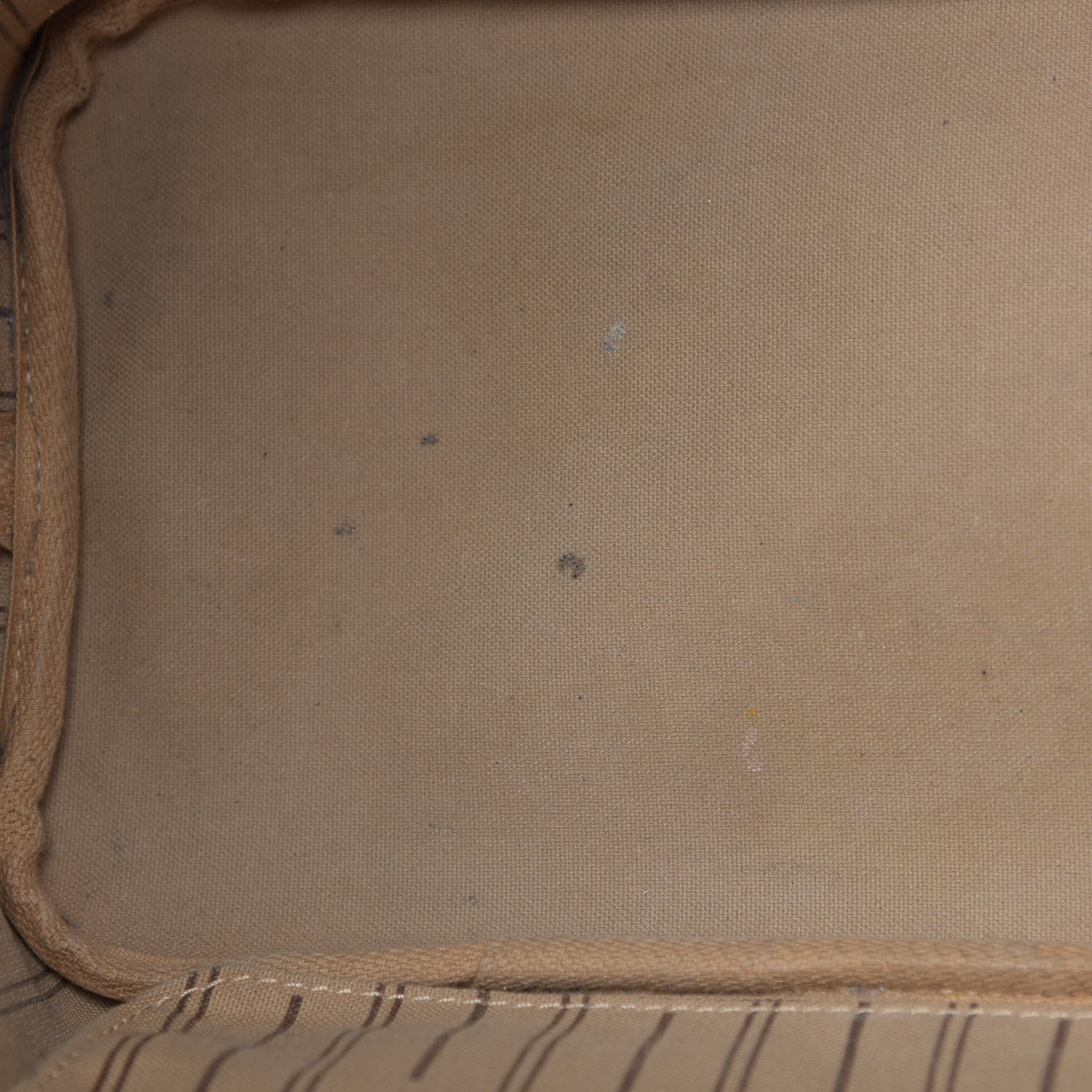 Louis Vuitton Monogram Neverfull MM 18 of 20