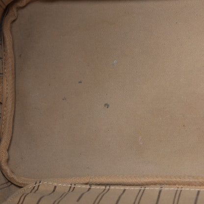 Louis Vuitton Monogram Neverfull MM 18 of 20
