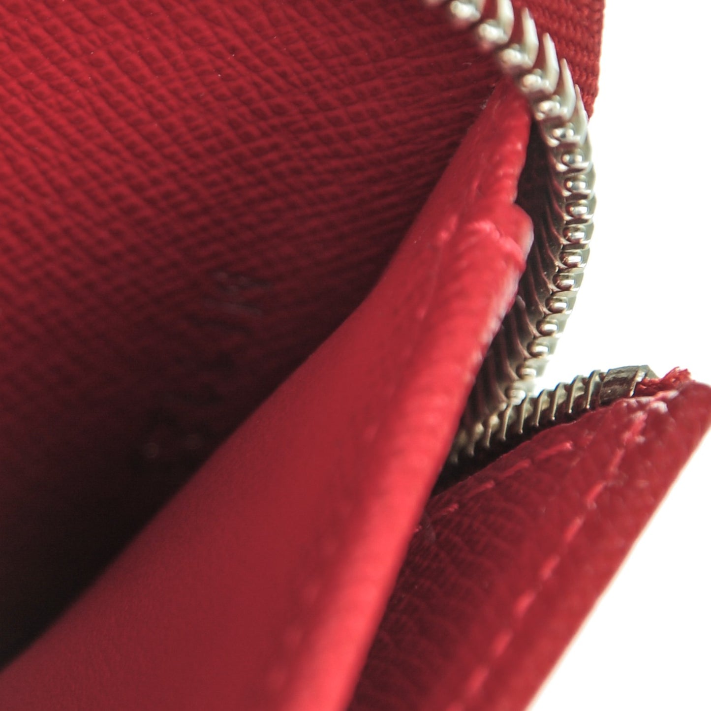 Epi Zippy Compact Wallet Carmine