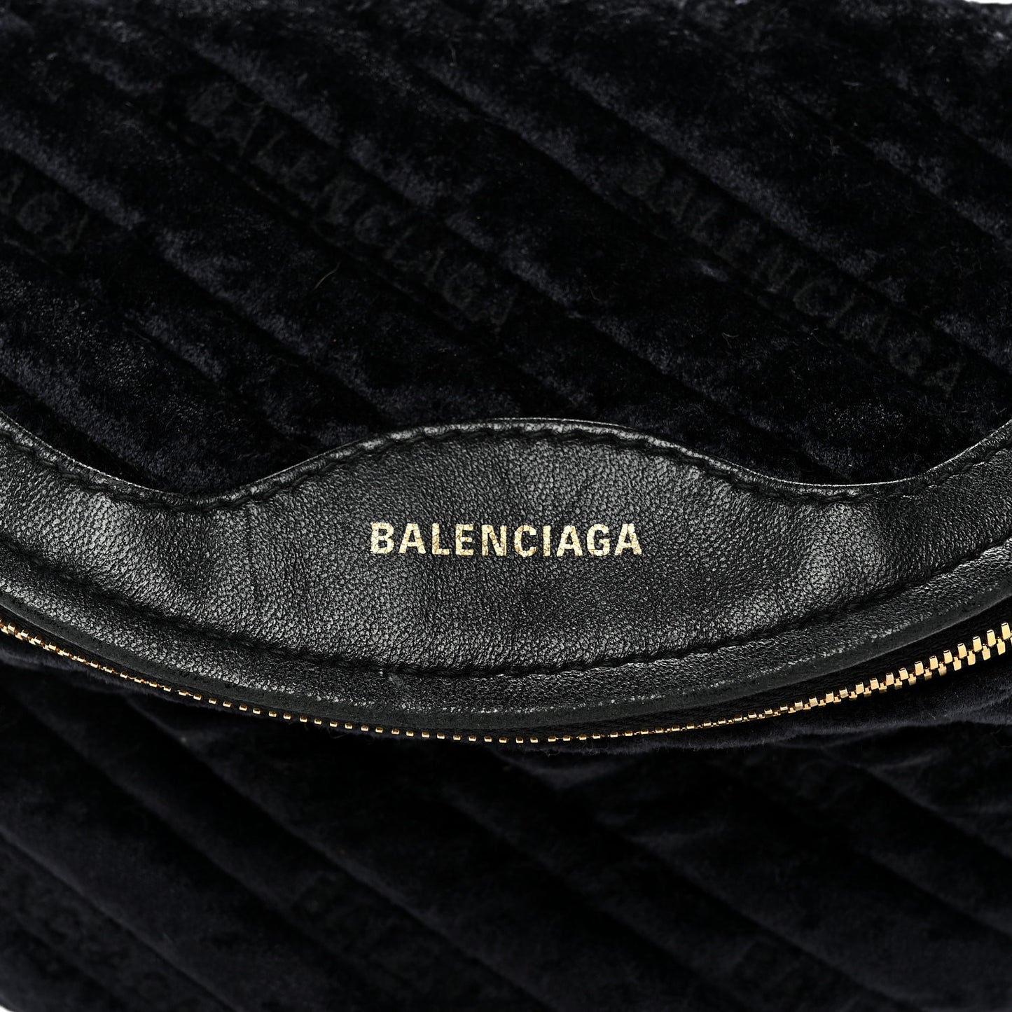 Crushed Velvet Logo Embossed XXS Souvenir Belt Bag Black