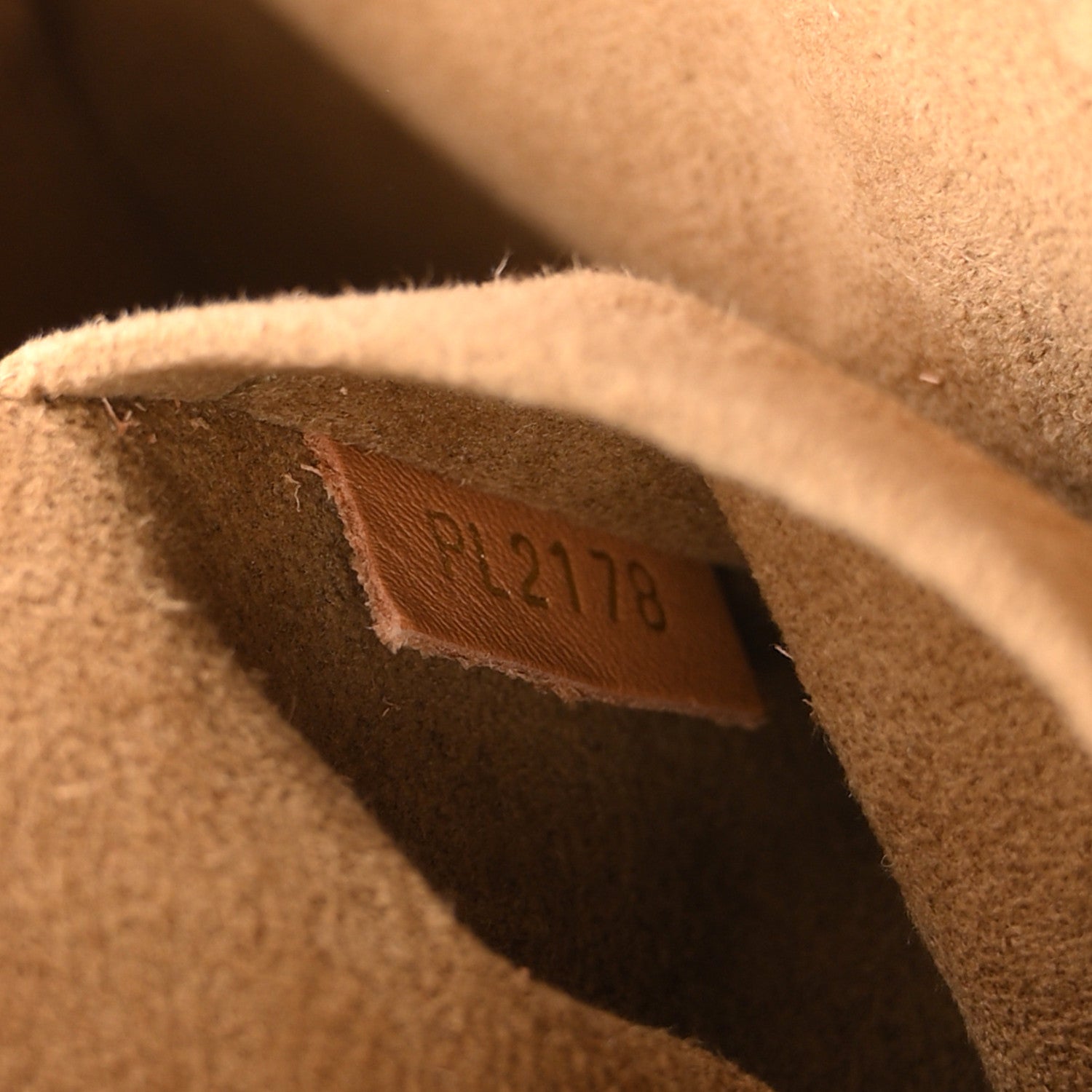 Louis Vuitton Monogram Boite Chapeau Souple MM 7 of 12