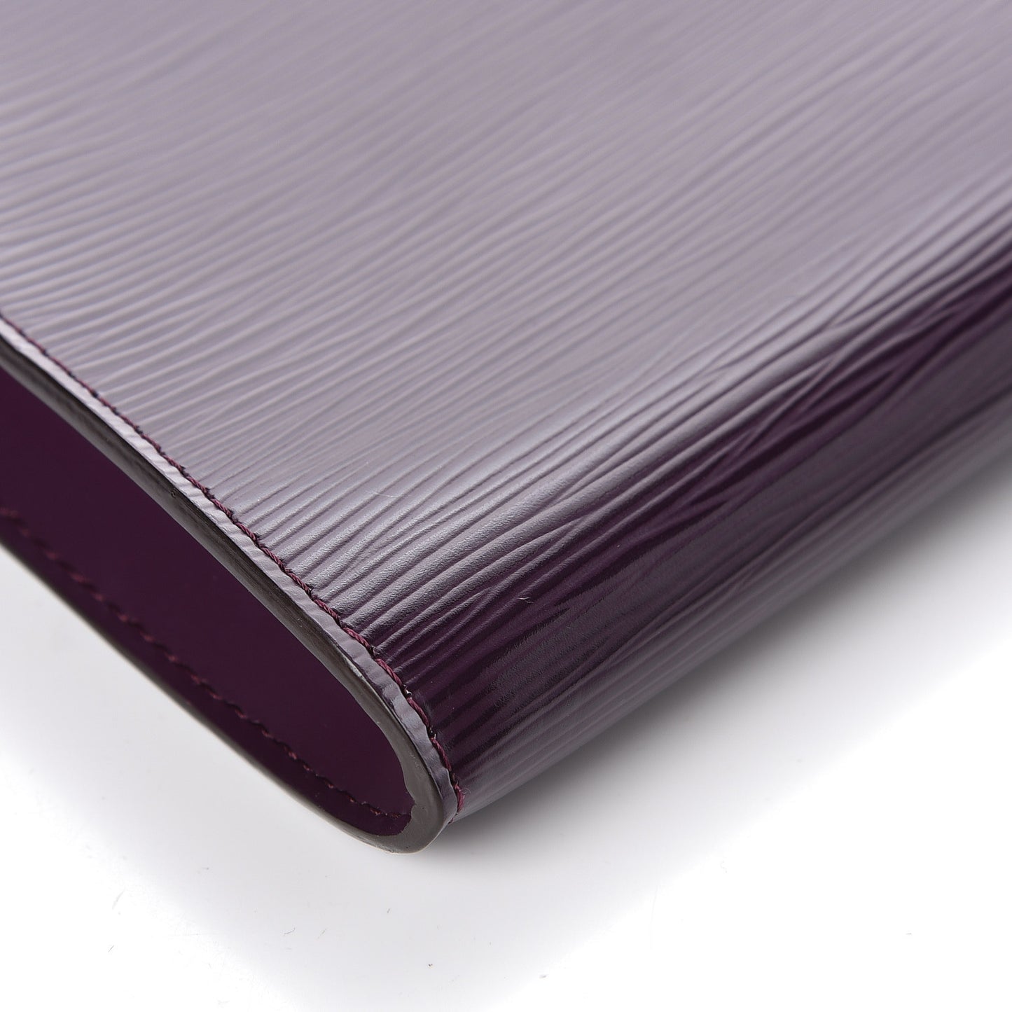 Epi Pochette Accessories 24 Cassis
