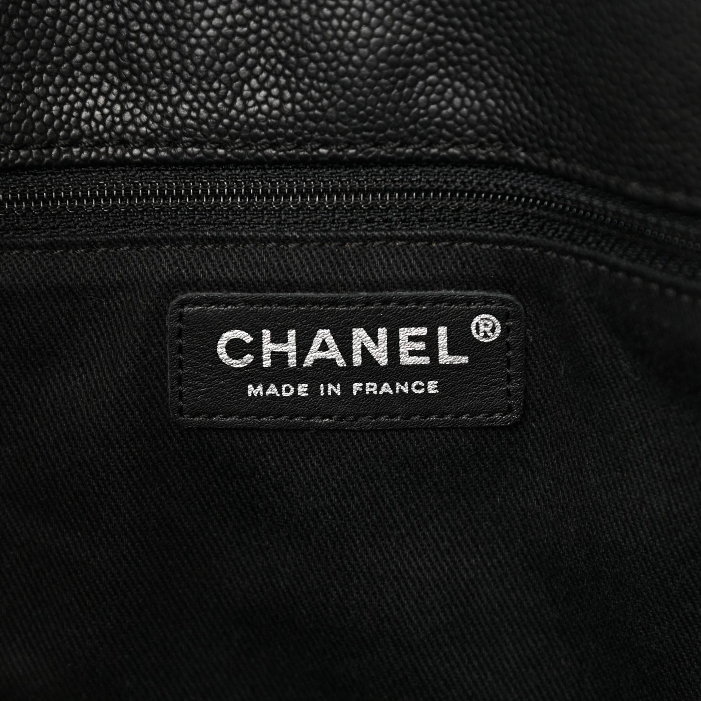 Caviar Diagonal Ligne Tote Black