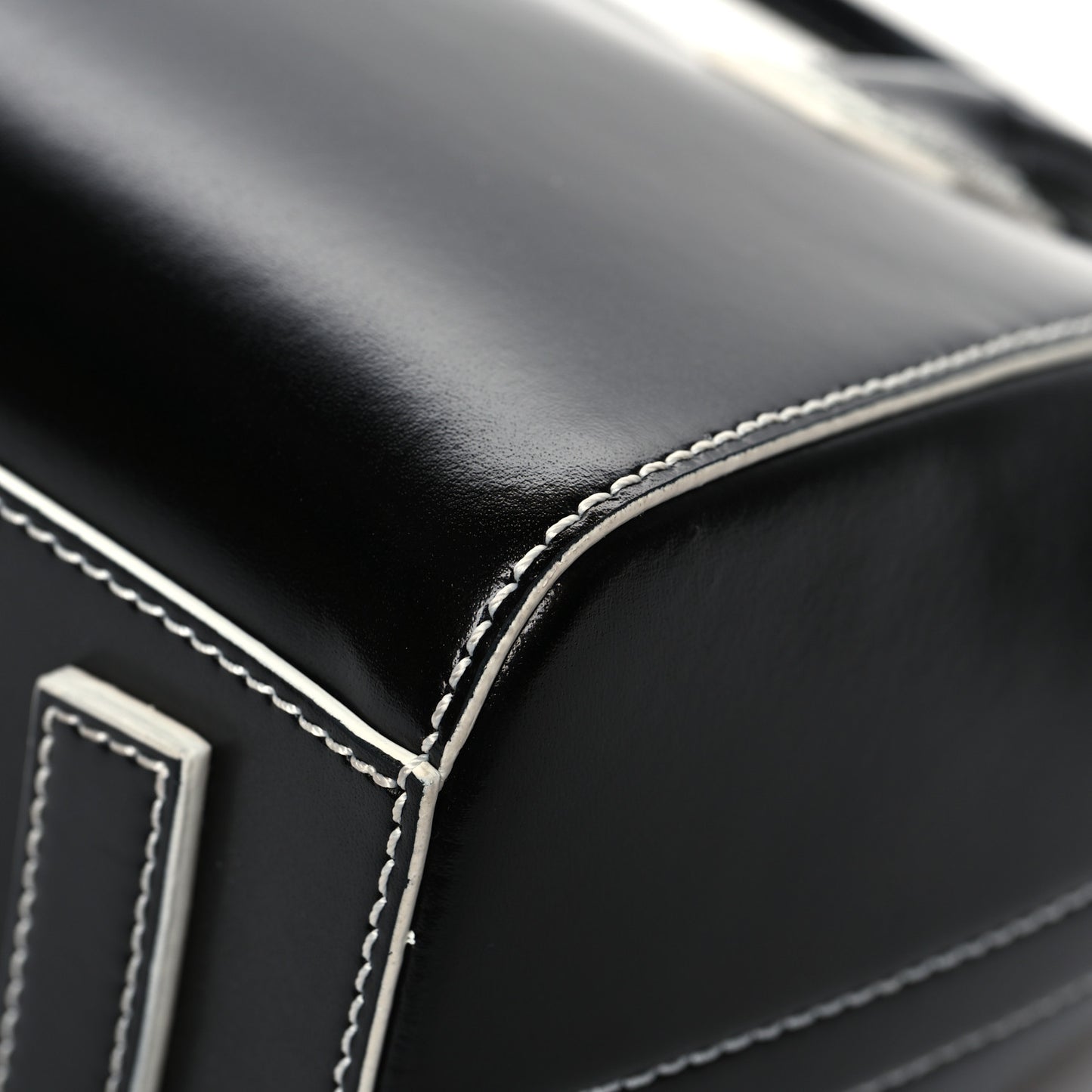 Calfskin Contrast Topstitch Small Antigona Black White