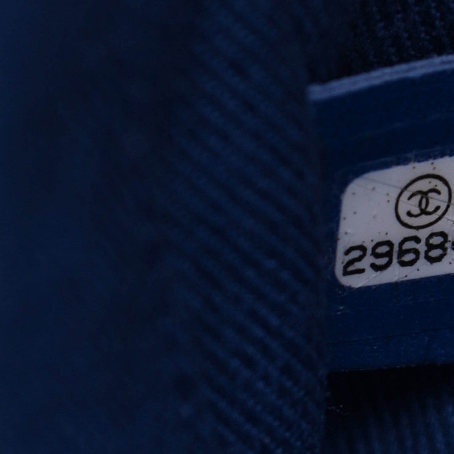 Caviar Quilted Medium Business Affinity Flap Dark Blue