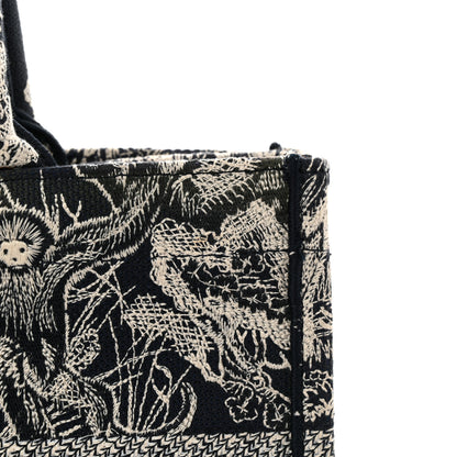 Christian Dior Canvas Embroidered Medium Dioriviera Toile De Jouy Reverse Book Tote Blue 15 of 15