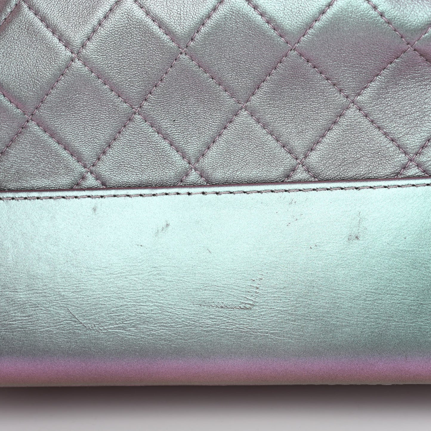 Iridescent Lambskin Calfskin Quilted Medium Gabrielle Hobo Light Purple