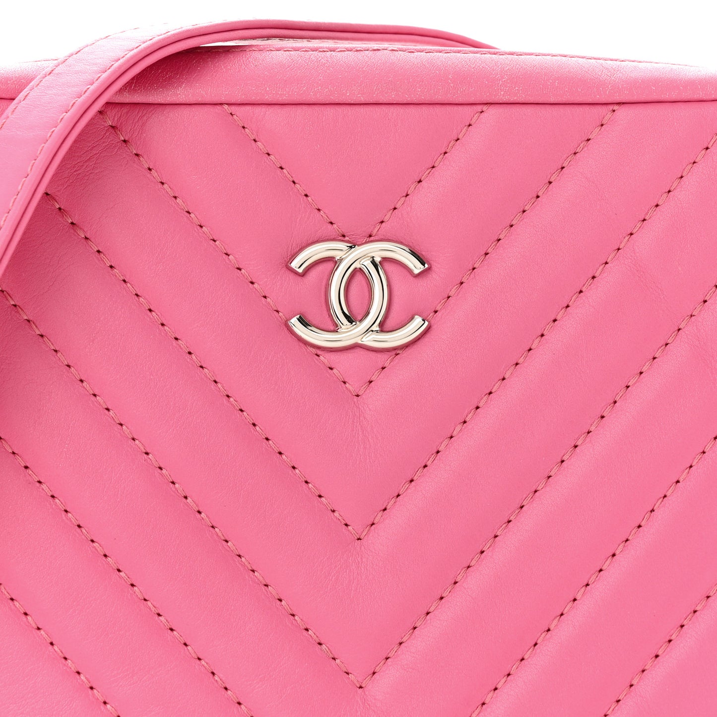 Lambskin Chevron Quilted Small Promenade Camera Case Pink