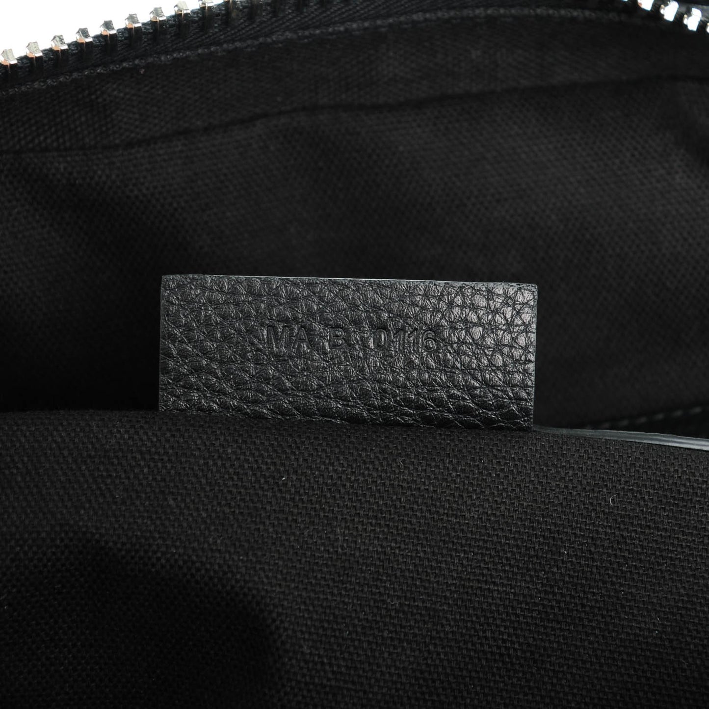 Pebbled Calfskin Medium Nightingale Black