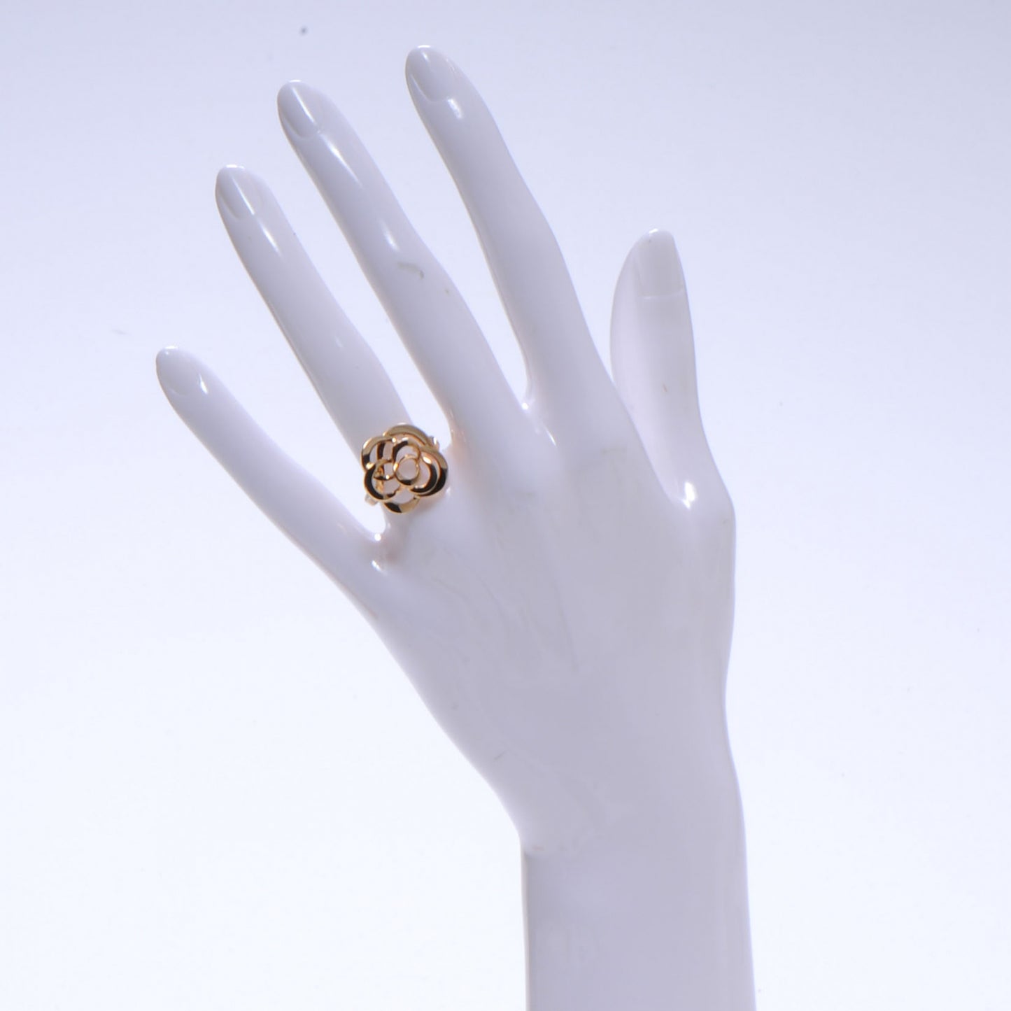 18K Gold Profil de Camelia Ring 6