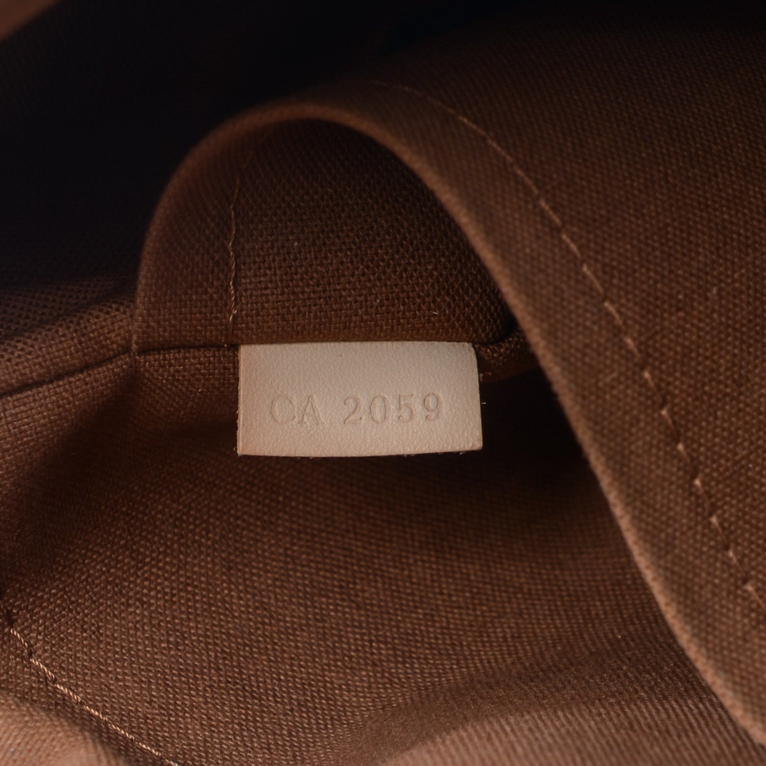 Louis Vuitton Monogram Beaubourg MM Messenger Bag 7 of 7
