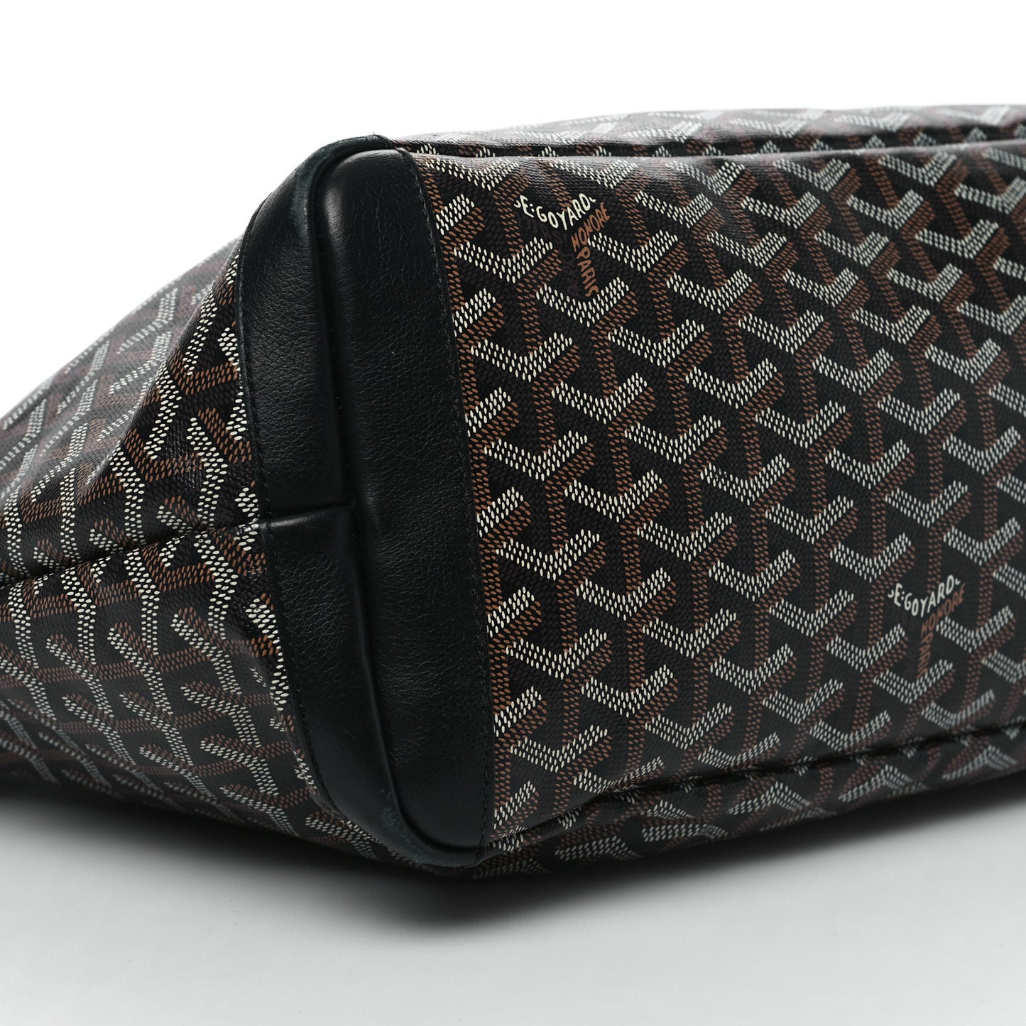 Goyardine Artois MM Black