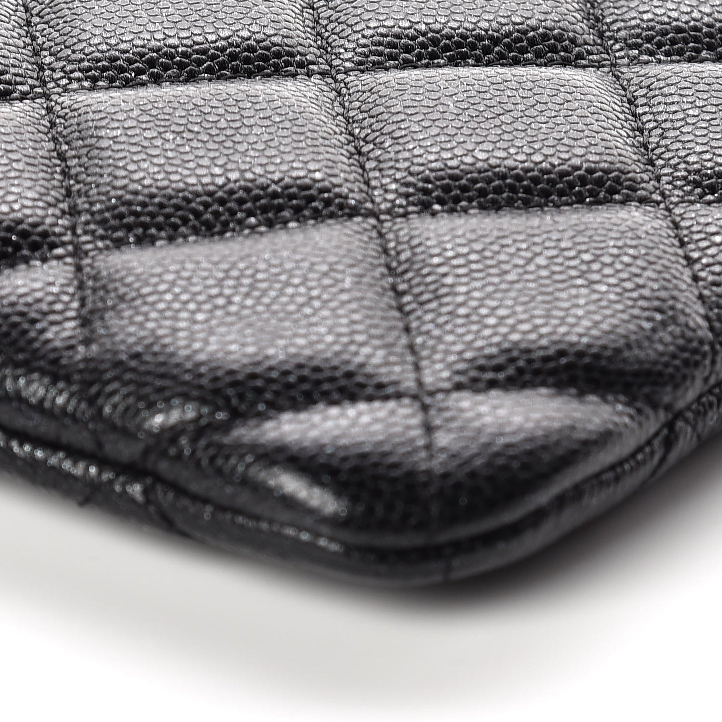 Metallic Caviar Quilted Medium Cosmetic Case Black