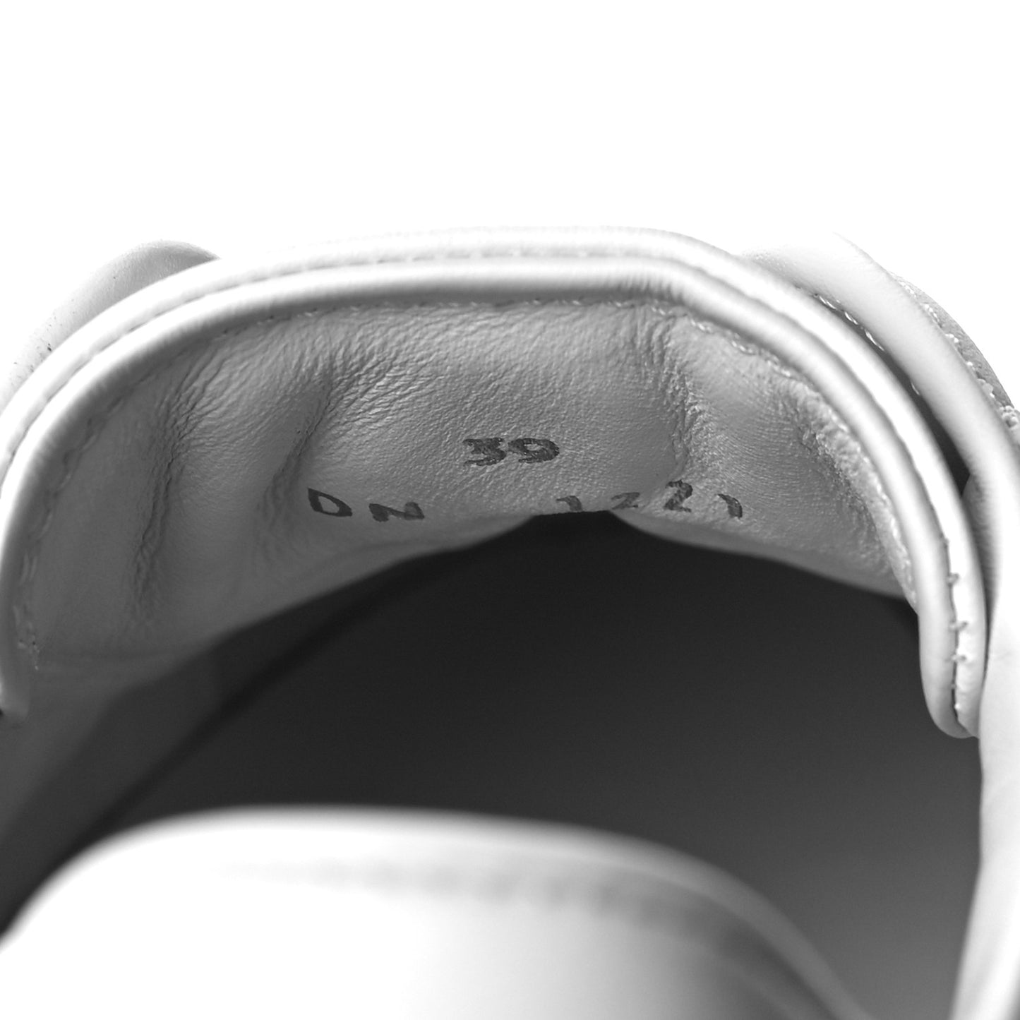 Calfskin Band Logo Womens Urban Street Sneakers 39 White Black