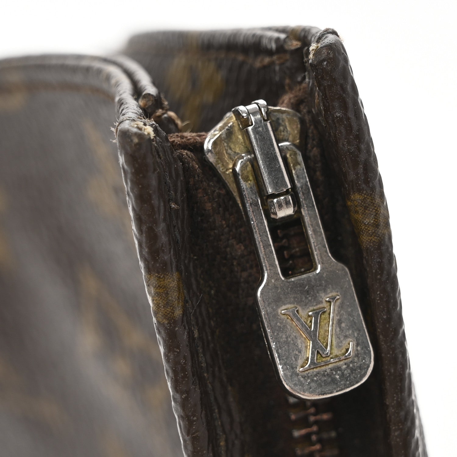 Louis Vuitton Monogram Toiletry Pouch 15 9 of 10