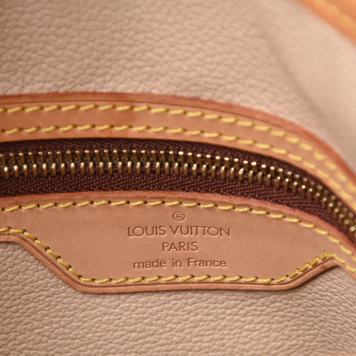 Monogram Petit Bucket 23