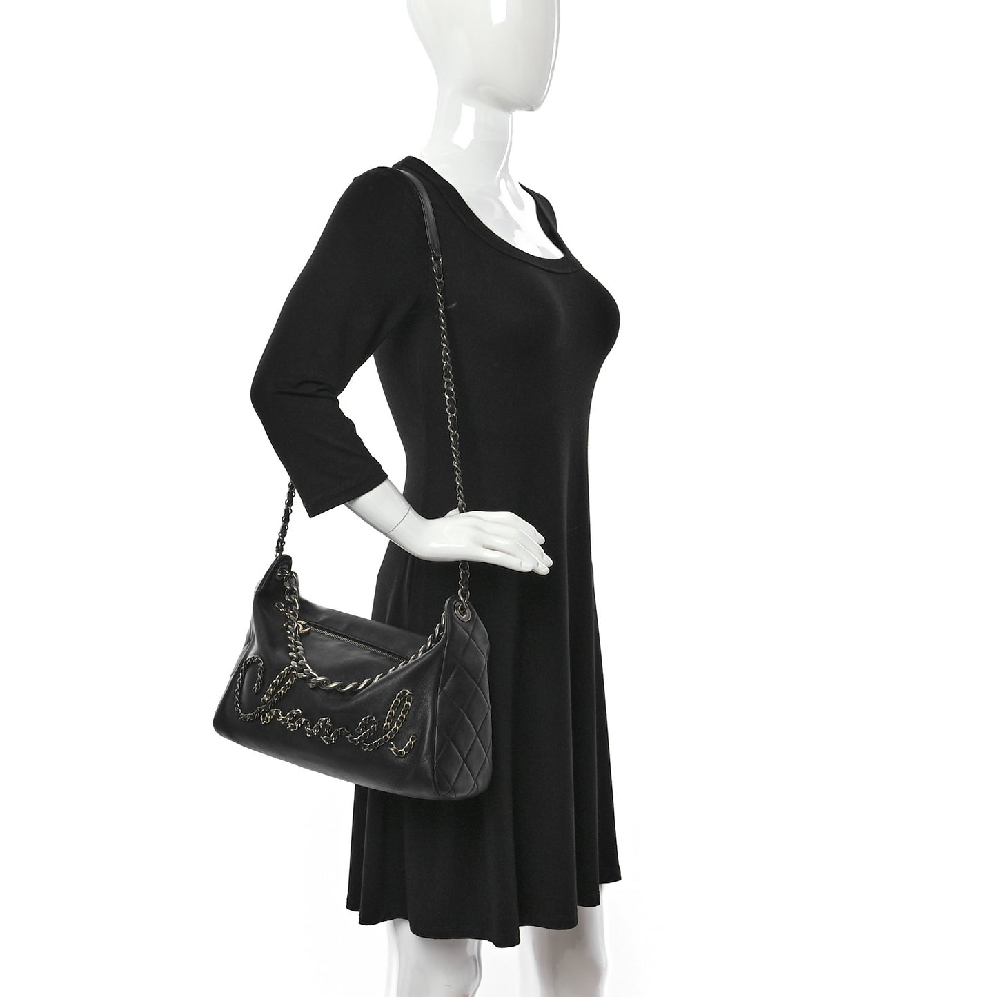 Calfskin Chain 20s Signature Hobo Black