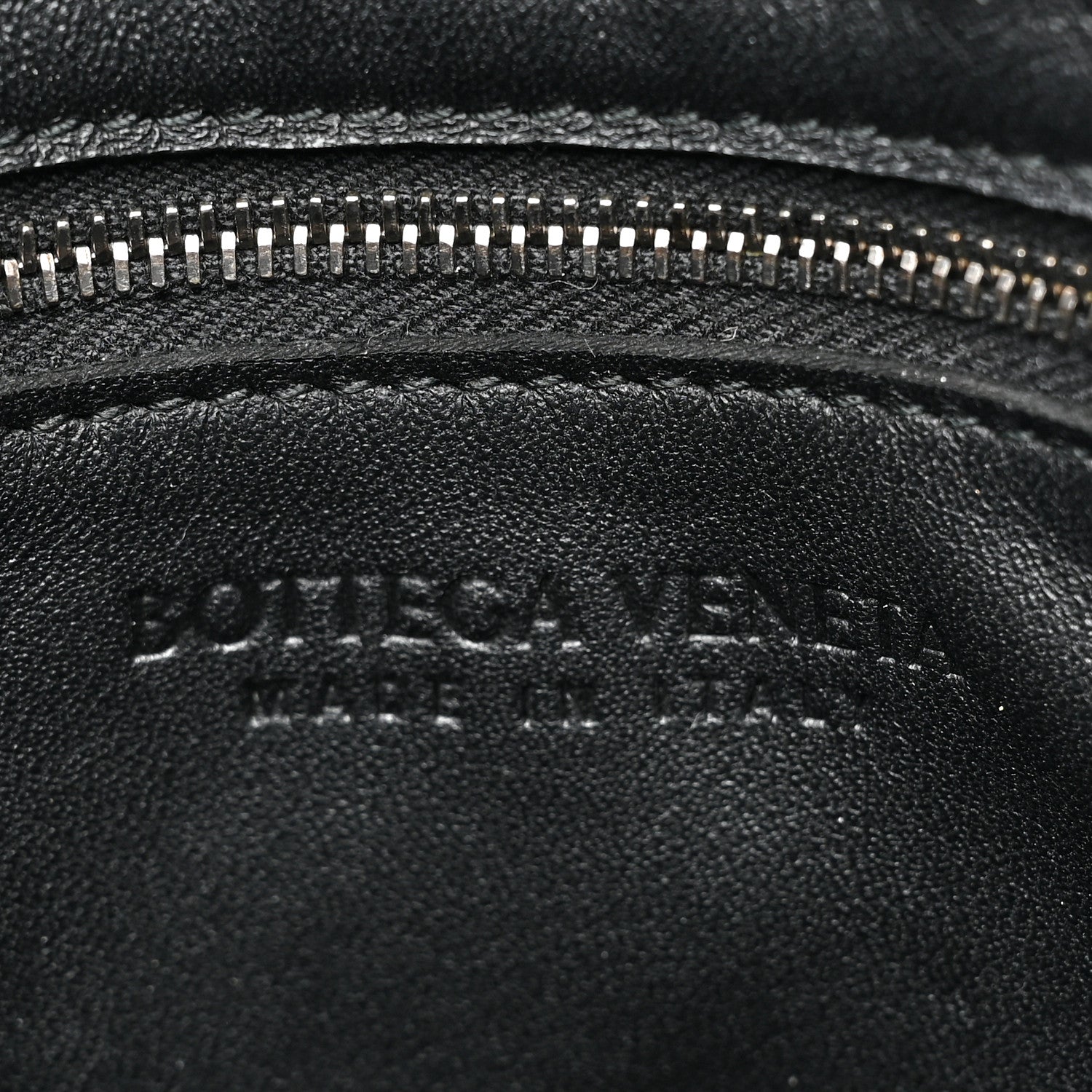 Bottega Veneta Lambskin Maxi Intrecciato Cassette Messenger Black 6 of 8